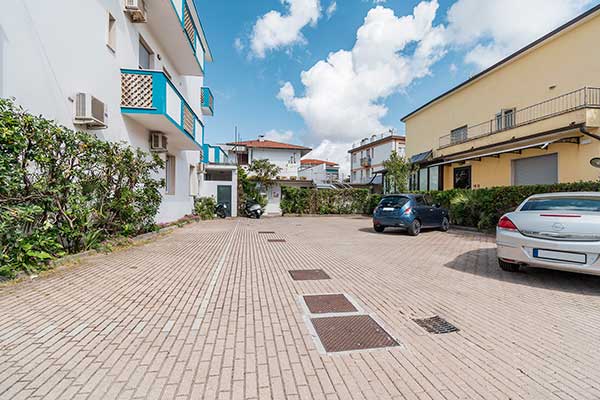 Parcheggio Edificio Fronte Mare e Corallo